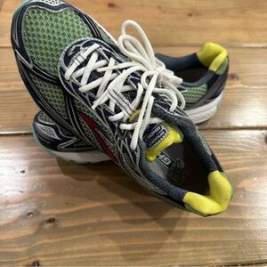 NEW PLM SAMPLE! Brooks Ghost STS revolution Runners with Mogo Heel